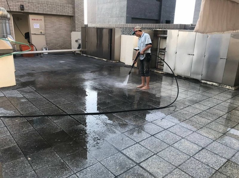 高雄屋頂地板防水工程・工程照片 02