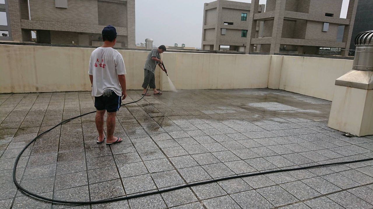 高雄屋頂地板防水工程・工程照片 01